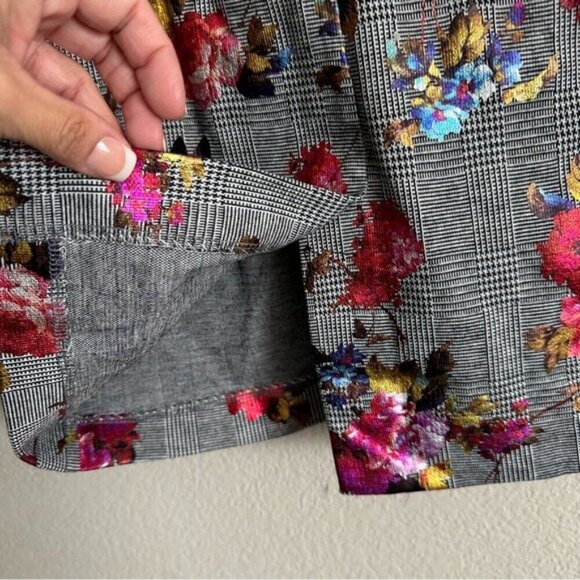 ECI Women's Floral Pencil Skirt - Gray and Red Steampunk - Picture 8 of 11